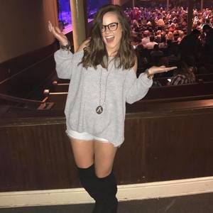 Meet your Posher, Alexis